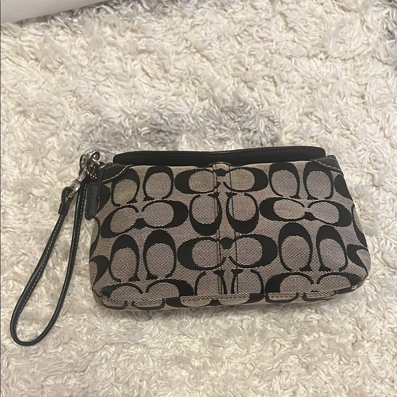 Coach Black and Cream Clutch with Signature Logo - Picture 3 of 6